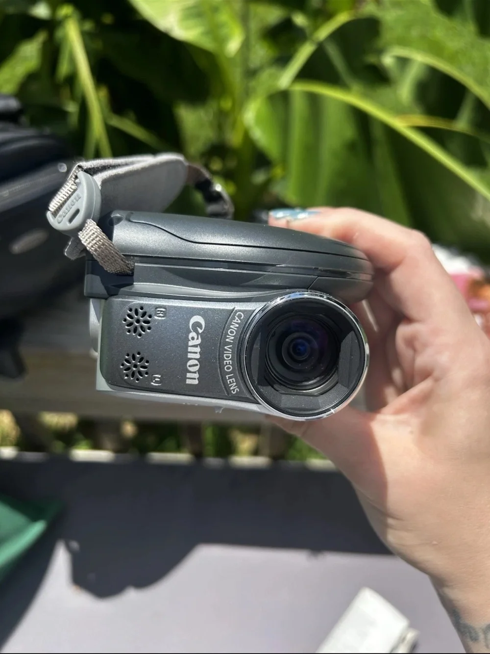 CANON DC320 DVD 48X ADVANCED ZOOM W/ CHARGER & BATTERY & BAG ~ TESTED & WORKING